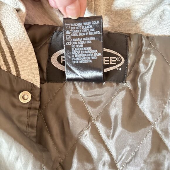 Men’s Medium 38/40, Jacket By Team Realtree Moss Green Jacket. With Grey Hood. ￼ - Picture 5 of 6